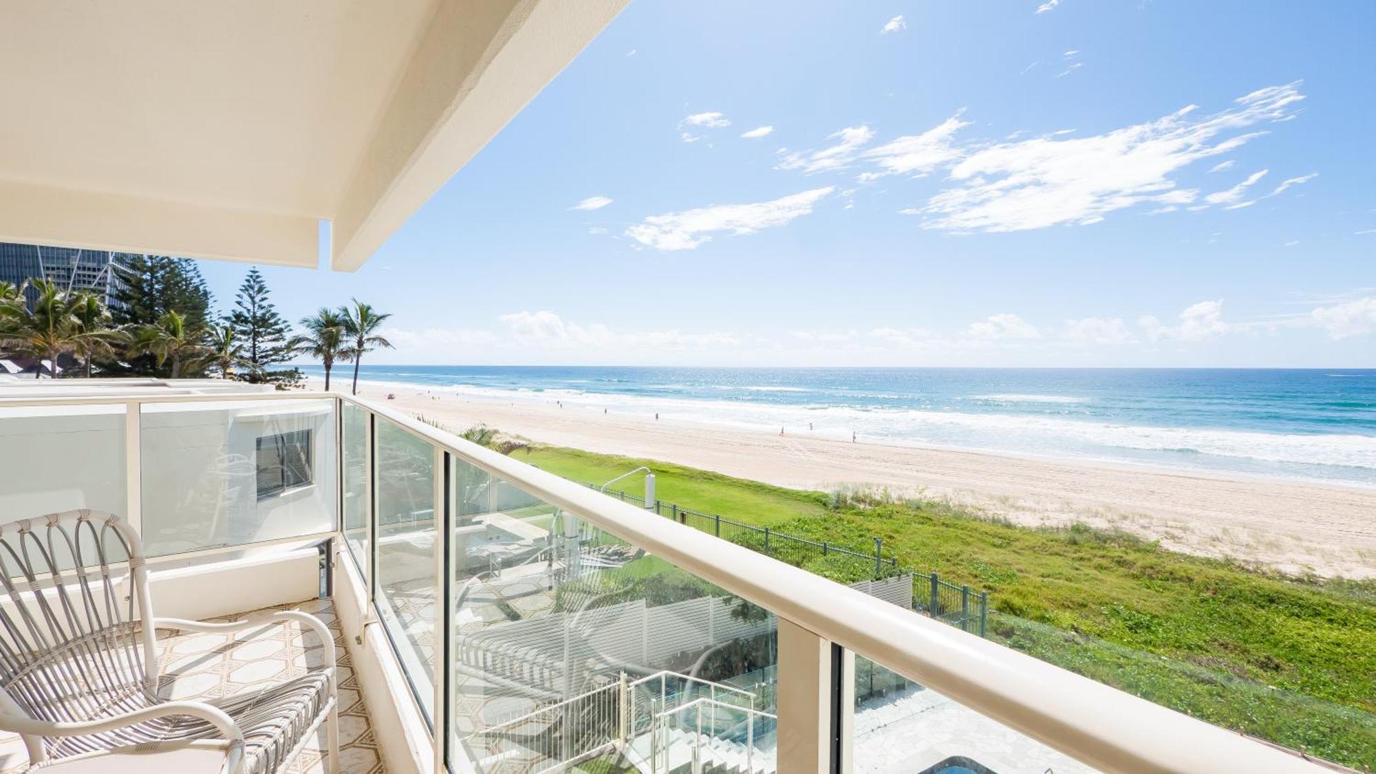Viscount On The Beach Gold Coast Exterior photo