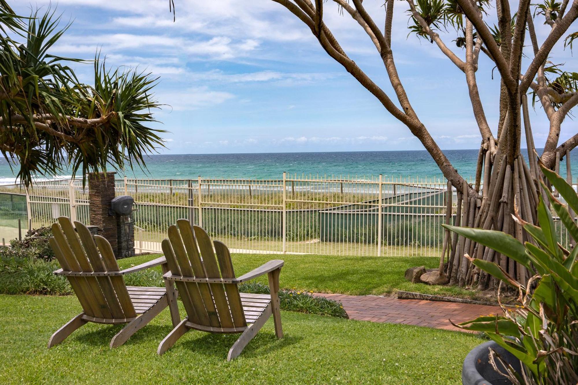 Viscount On The Beach Gold Coast Exterior photo